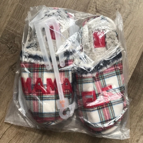 NWT mama elf cozy slippers small 5-6 gift idea - Picture 2 of 6